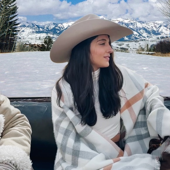 Meet the Posher Other - Meet your Posher, Carsen